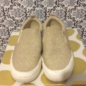 Gap slip on shoes